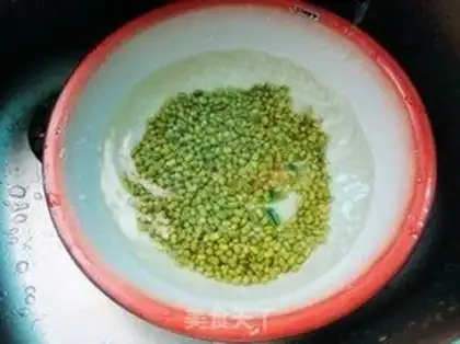 Make Green bean melon health soup step 0