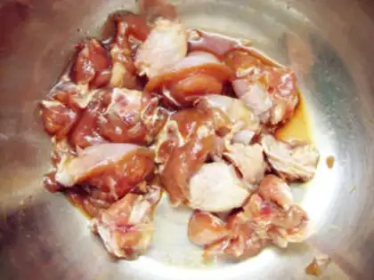 Make Curry potato chicken step 1