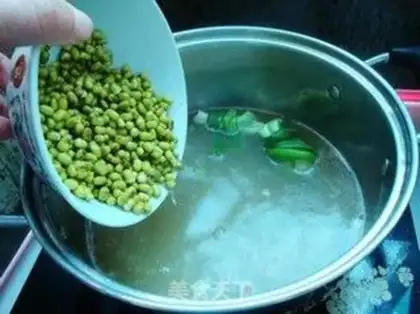 Make Green bean melon health soup step 2