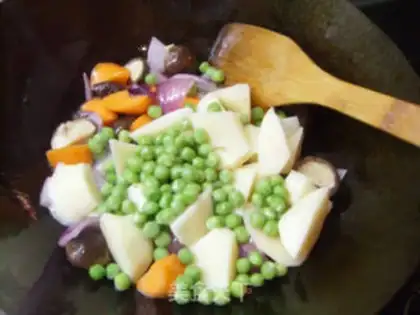 Make Curry potato chicken step 5