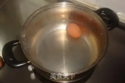 Make Gold and garlic and eggs step 0