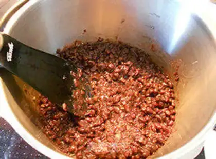 Make Gold and garlic and eggs step 1