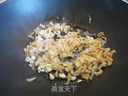 Make The eggs are fried step 4