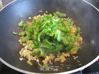 Make The eggs are fried step 5