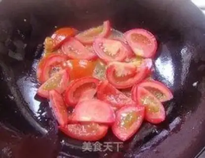 Make Tomato fried eggs step 5