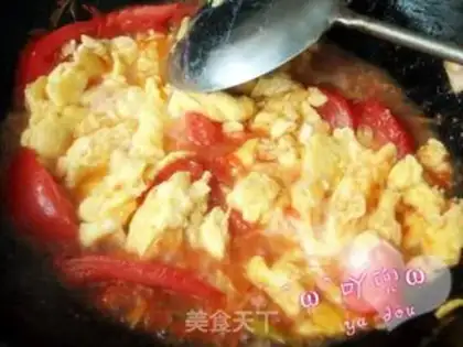 Make Tomato fried eggs step 6