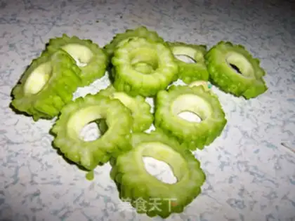 Make Suffering melon bacon and mushroom rolls step 1
