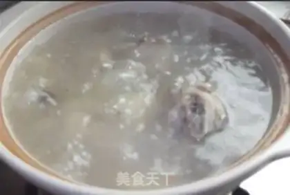 Make Piggy bone soup step 4