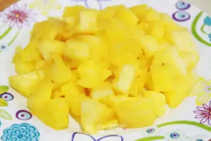 Make raisin pineapple bread step 3