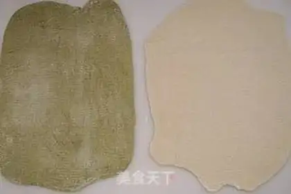 Make Green tea two-coloured rolls step 7