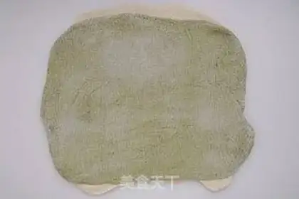 Make Green tea two-coloured rolls step 8