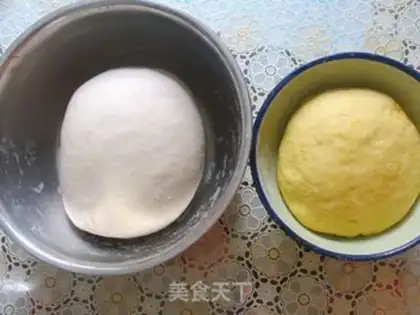 Make Pumpkin roll step 4