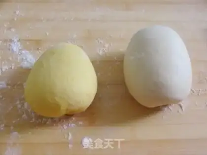 Make Pumpkin roll step 5
