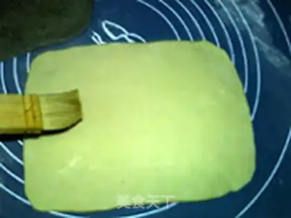 Make Korean egg rolls step 1