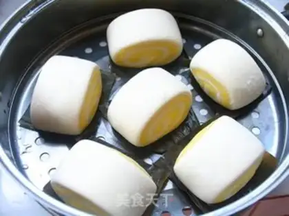 Make Pumpkin roll step 9