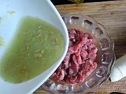 Make Onion pepper willows step 4