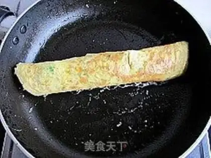 Make Korean egg rolls step 5