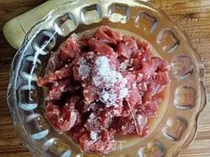 Make Onion pepper willows step 5