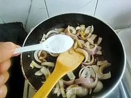 Make Onion pepper willows step 13