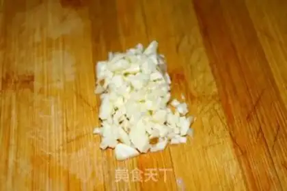 Make Garlic cabbage step 1