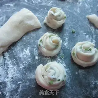 Make Onion roll step 5