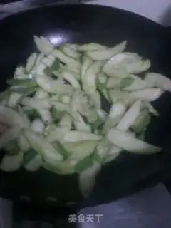 Make Autumn silk melon egg soup step 2