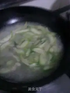 Make Autumn silk melon egg soup step 3