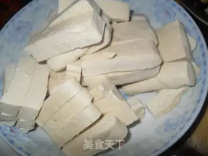 Make Tofu drys and makes bouquets step 1