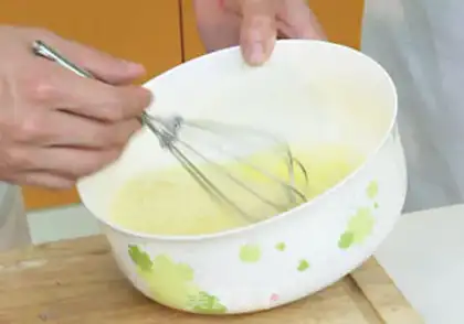 Make Fish spa eggs step 1