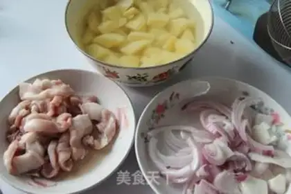 Make Onion potatoes step 0