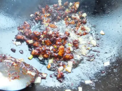 Make Crayfish noodles step 1