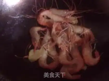 Make Crayfish noodles step 4