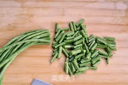 Make Sour bean-fruit chops step 0