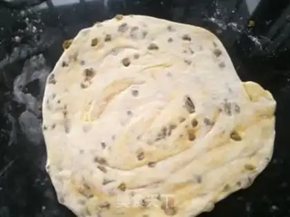 Make Soy sauce raisin pancakes step 3