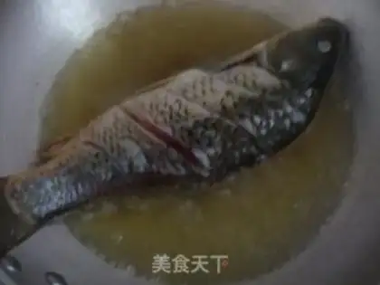Make Tomato fried fish step 2