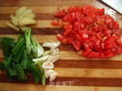 Make Tomato fried fish step 4