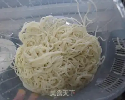 Make Tomato noodles step 1