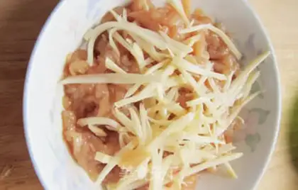 Make Pour some ginger chicken step 3