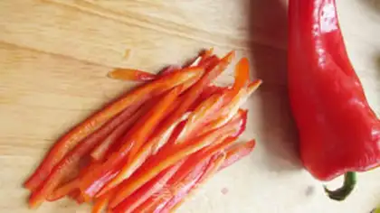 Make Pour some ginger chicken step 4