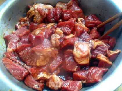 Make Red beef noodles step 1