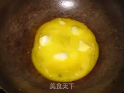 Make Precious fried eggs step 2