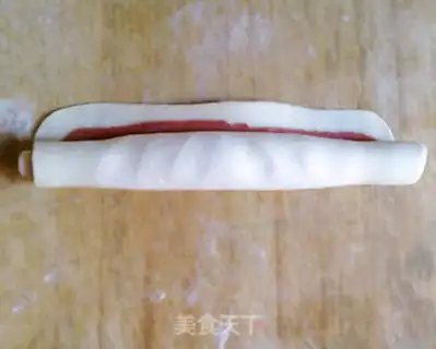 Make Rose curvature, two-coloured buns step 6