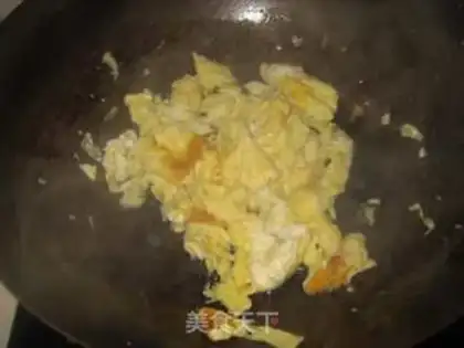 Make Precious fried eggs step 3