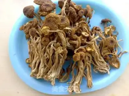 Make Tea mushroom chicken soup step 1