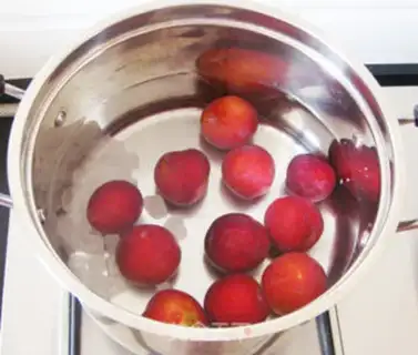 Make Plum and sugar step 1