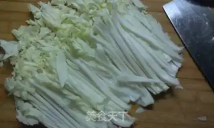 Make The cabbage pork bun step 5