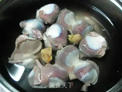 Make Pyramid duck step 1