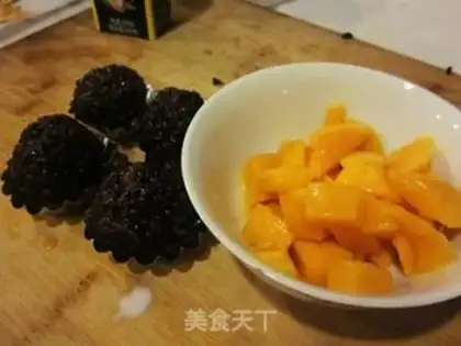 Make Mango black rice sweet step 1