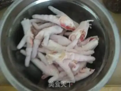 Make Red-fooked chicken claws, porcupines step 0