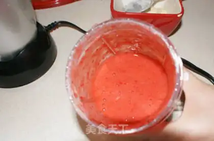 Make The strung strawberry banana tower step 3